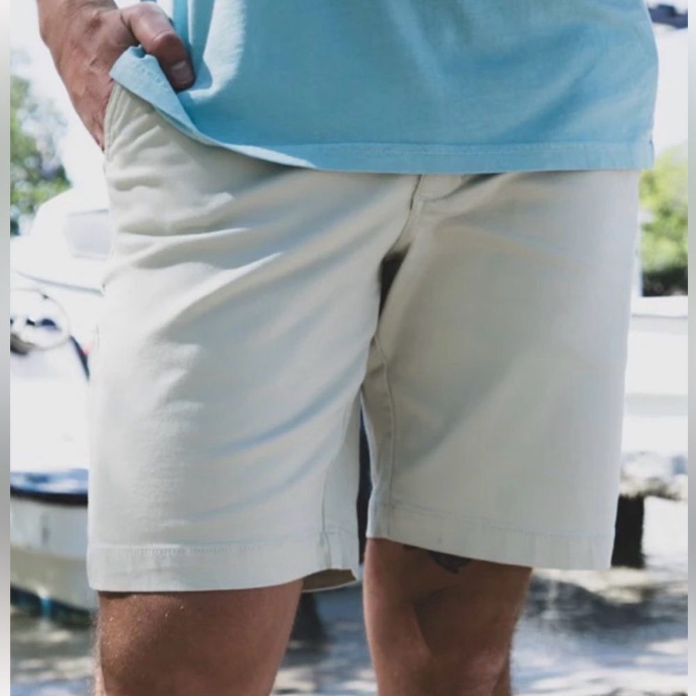 Fish Hippie Co. Performance Drift Outdoor Fishing khaki 8” Shorts Men’s Size 44